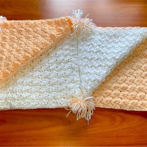 HANDMADE CROCHET GENDER NEUTRAL PEACH/WHITE BABY BLANKET 30.5/21